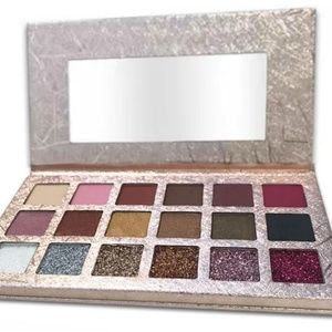 WARRIOR PRINCESS 18 SHADE EYESHADOW PALETTE